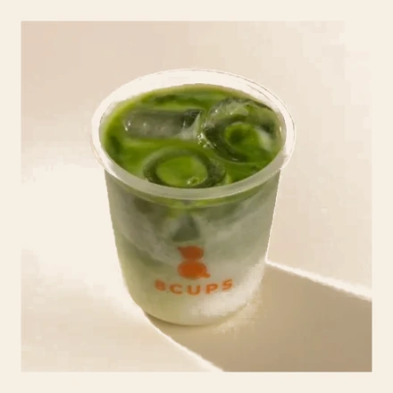 آيس ماتشا بحليب عادي في كوب 8CUPS